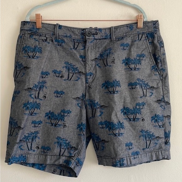 Original Penguin Blue Cotton Novelty Palm Print Classic Fit Casual Shorts - Picture 1 of 5